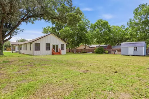 404 E Wolf St, Granger, TX 76530 photo 39