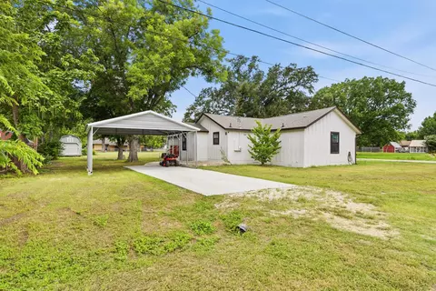 404 E Wolf St, Granger, TX 76530 photo 38