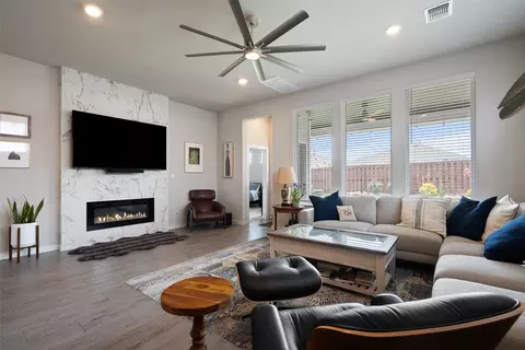1112 Bluewood Bnd, Leander, TX 78641