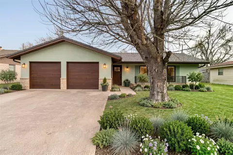 2204 Smith Ave, Taylor, TX 76574