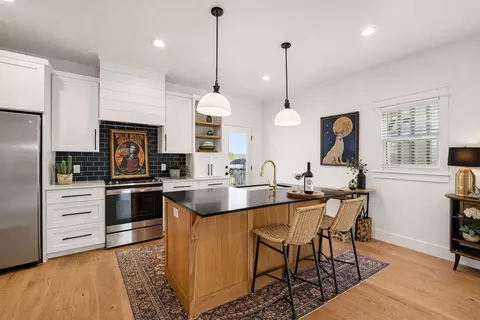 416 Stagecoach Trl, San Marcos, TX 78666