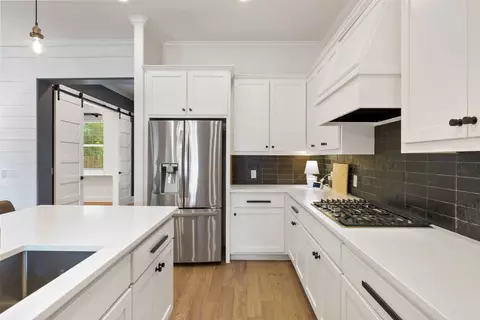 Kitchen - 1410 Hart St, Georgetown, TX 78626 photo 2 of 4