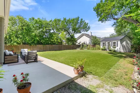 Exterior - 1410 Hart St, Georgetown, TX 78626 photo 13 of 13