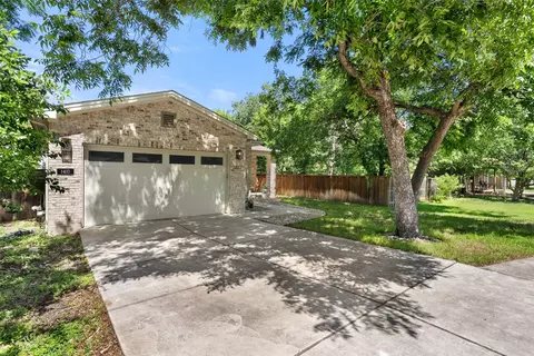 Exterior - 1410 Hart St, Georgetown, TX 78626 photo 3 of 13
