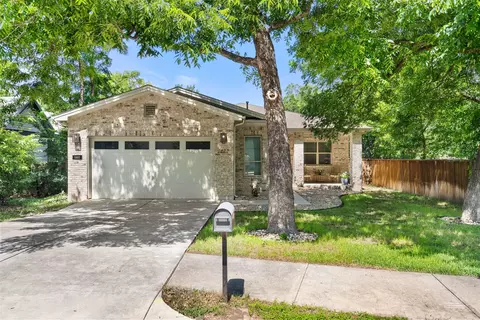 Exterior - 1410 Hart St, Georgetown, TX 78626 photo 2 of 13