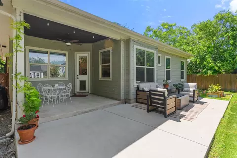 Exterior - 1410 Hart St, Georgetown, TX 78626 photo 9 of 13