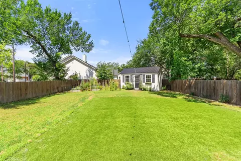 Exterior - 1410 Hart St, Georgetown, TX 78626 photo 10 of 13