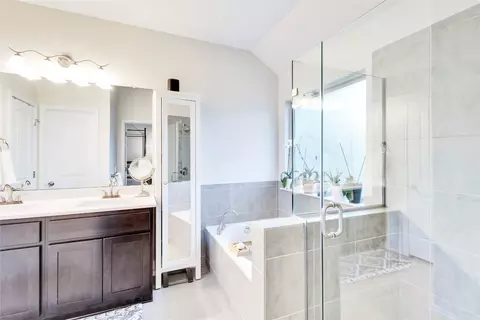 301 Banin Mahone Ln, Austin, TX 78748 | 40 Photos - Movoto