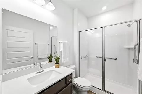 Bath - 702 Kitty Hawk Rd, Georgetown, TX 78633 photo 4 of 4