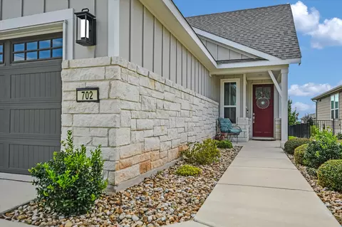 Exterior - 702 Kitty Hawk Rd, Georgetown, TX 78633 photo 3 of 6