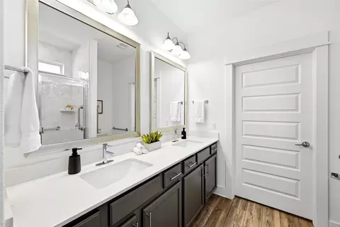 Bath - 702 Kitty Hawk Rd, Georgetown, TX 78633 photo 1 of 4