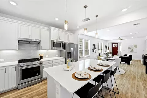 Kitchen - 702 Kitty Hawk Rd, Georgetown, TX 78633 photo 3 of 5