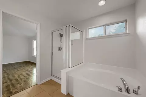 Bath - 280 Middle Crk, Buda, TX 78610 photo 2 of 3