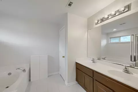 Bath - 280 Middle Crk, Buda, TX 78610 photo 1 of 3