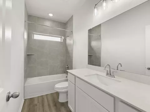 Bath - 750 Billowing Way, Kyle, TX 78640 photo 3 of 3