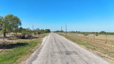 7051 County Rd, Moore, TX 78057 photo 12
