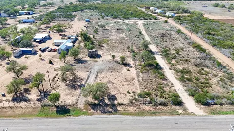 7051 County Rd, Moore, TX 78057 photo 18