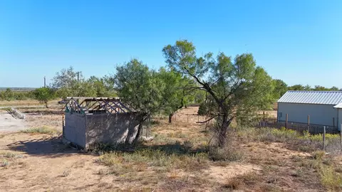 7051 County Rd, Moore, TX 78057 photo 5