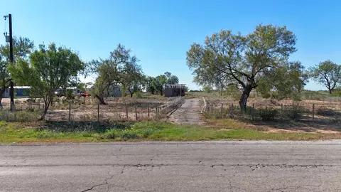 7051 County Rd, Moore, TX 78057 photo 24