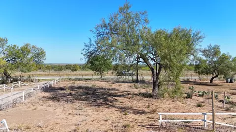 7051 County Rd, Moore, TX 78057 photo 17
