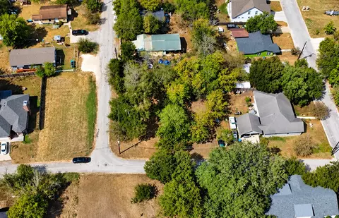 917 Proctor St, Lockhart, TX 78644 photo 8