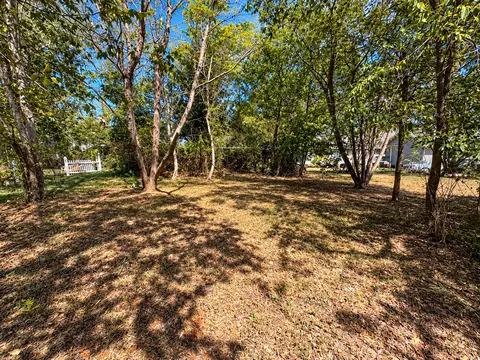 917 Proctor St, Lockhart, TX 78644 photo 4