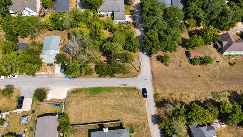 917 Proctor St, Lockhart, TX 78644 photo 9