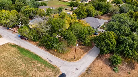 917 Proctor St, Lockhart, TX 78644 photo 10
