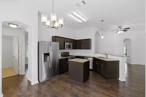 120 Edison Dr, Hutto, TX 78634