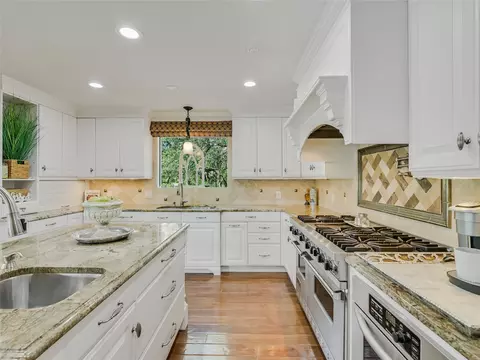 Kitchen - 14753 Arrowhead Dr, Leander, TX 78641 photo 4 of 5