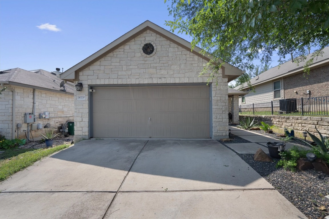 10220 Deer Chase Trl