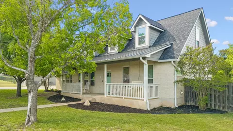 205 Morningside Cir, Hutto, TX 78634