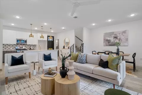 2624 Metcalfe Rd #10, Austin, TX 78741