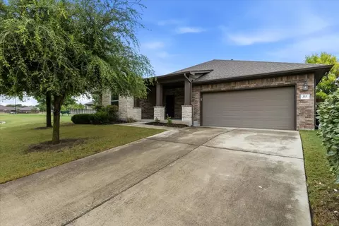 112 Headwaters Dr, Bastrop, TX 78602