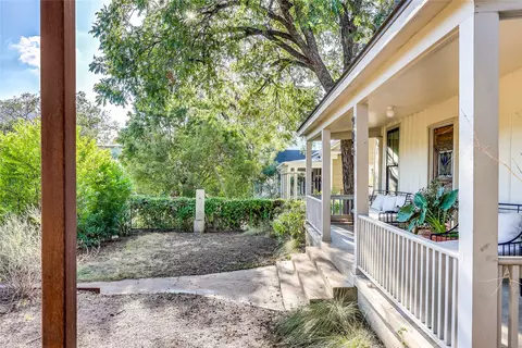 Exterior - 906 E 14th St #A, Austin, TX 78702 photo 3 of 4