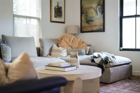 Living - 906 E 14th St #A, Austin, TX 78702 photo 4 of 5