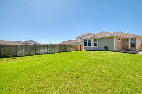 Exterior - 264 Gaida Loop, Georgetown, TX 78628 photo 4 of 7