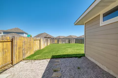 Exterior - 264 Gaida Loop, Georgetown, TX 78628 photo 5 of 7