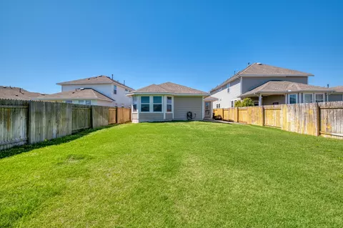 Exterior - 264 Gaida Loop, Georgetown, TX 78628 photo 6 of 7