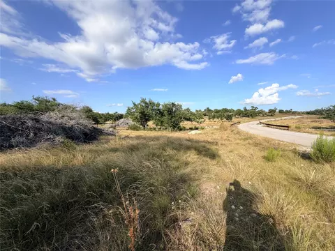 285 Brooklyn Dr, Mountain Home, TX 78058