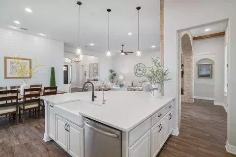 Kitchen - 309 Rancho Sienna Loop, Georgetown, TX 78628 photo 5 of 5