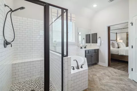 Bath - 309 Rancho Sienna Loop, Georgetown, TX 78628 photo 3 of 6
