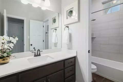 Bath - 309 Rancho Sienna Loop, Georgetown, TX 78628 photo 4 of 6