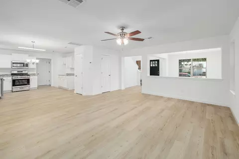 Living - 709 Los Robles Rd, Leander, TX 78641 photo 2 of 5