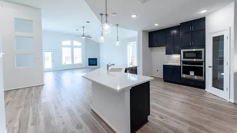 Kitchen - 294 Rubber Tree Way, Buda, TX 78610 photo 2 of 5