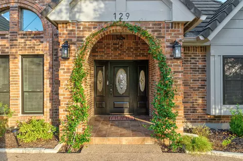 129 Crest View Dr, Lakeway, TX 78734