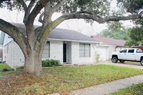 202 Byron Dr, Victoria, TX 77901