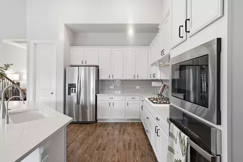 Kitchen - 594 Baretta Loop, Buda, TX 78610 photo 3 of 4