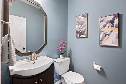 Bath - 1408 Faustino Cv, Leander, TX 78641 photo 3 of 3