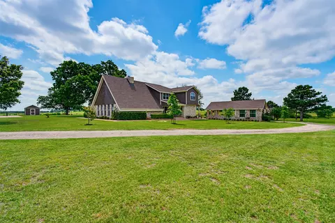 489 Boyd Ln, Rockdale, TX 76567